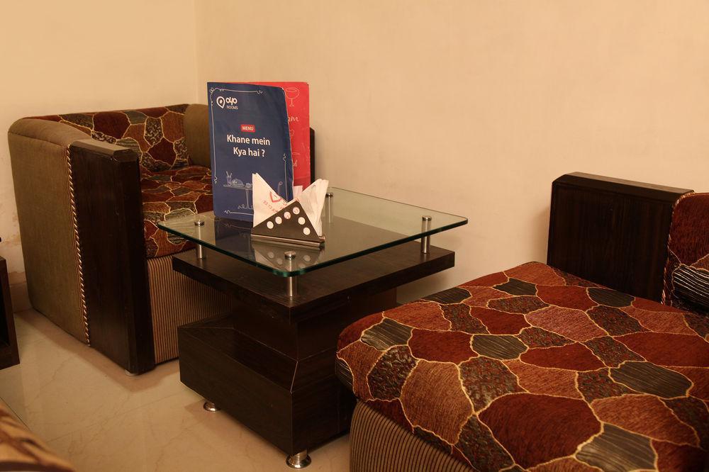 Oyo 905 Galaxy View Hotel Allāhābād Junction Exteriör bild