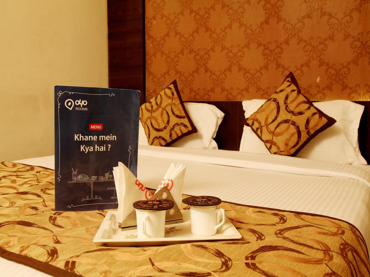 Oyo 905 Galaxy View Hotel Allāhābād Junction Exteriör bild