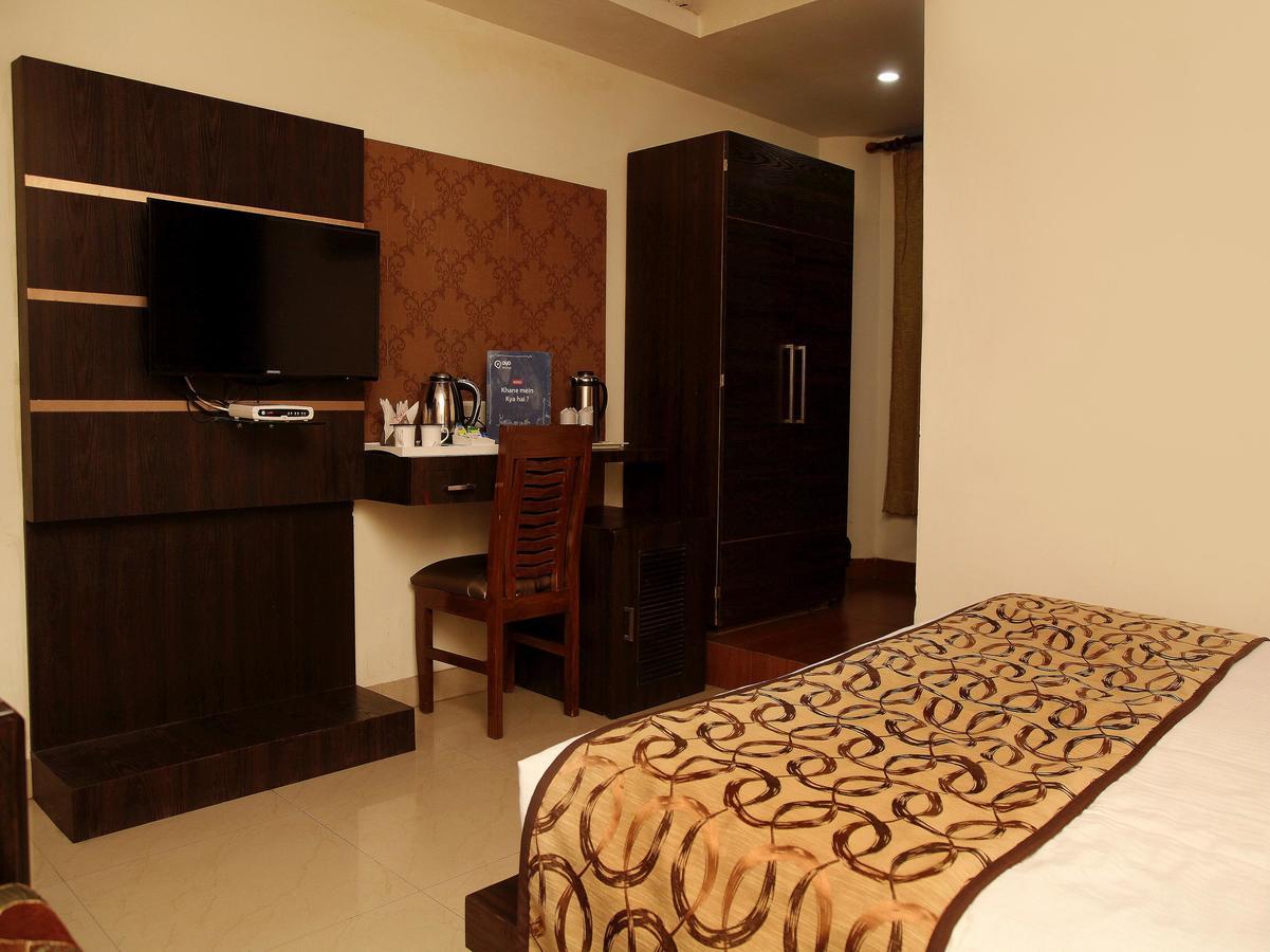 Oyo 905 Galaxy View Hotel Allāhābād Junction Exteriör bild