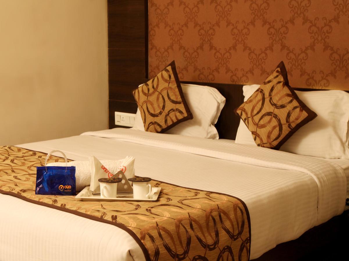 Oyo 905 Galaxy View Hotel Allāhābād Junction Exteriör bild